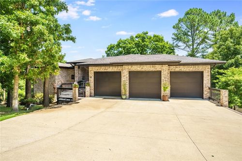 43 Mckenzie Dr, Bella Vista, AR, 72715-5108 | Card Image