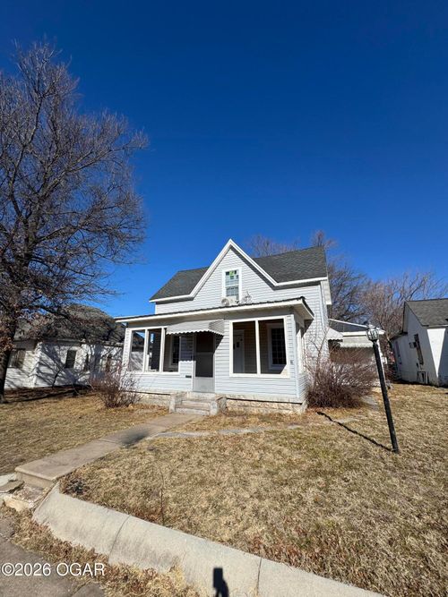 917 W 1st St, Webb City, MO, 64870-2133 | Card Image
