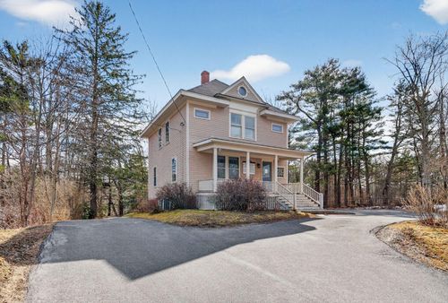 133 Gray Road, Falmouth, ME, 04105 | Card Image