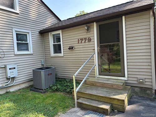 1779 Baker St, Haslett, MI, 48840-8278 | Card Image