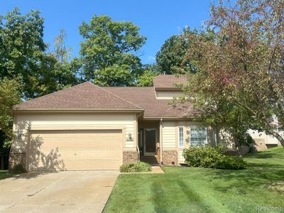 30725 Sandalwood Circle, Condo with 3 bedrooms, 2 bathrooms and null parking in Novi MI | Image 1