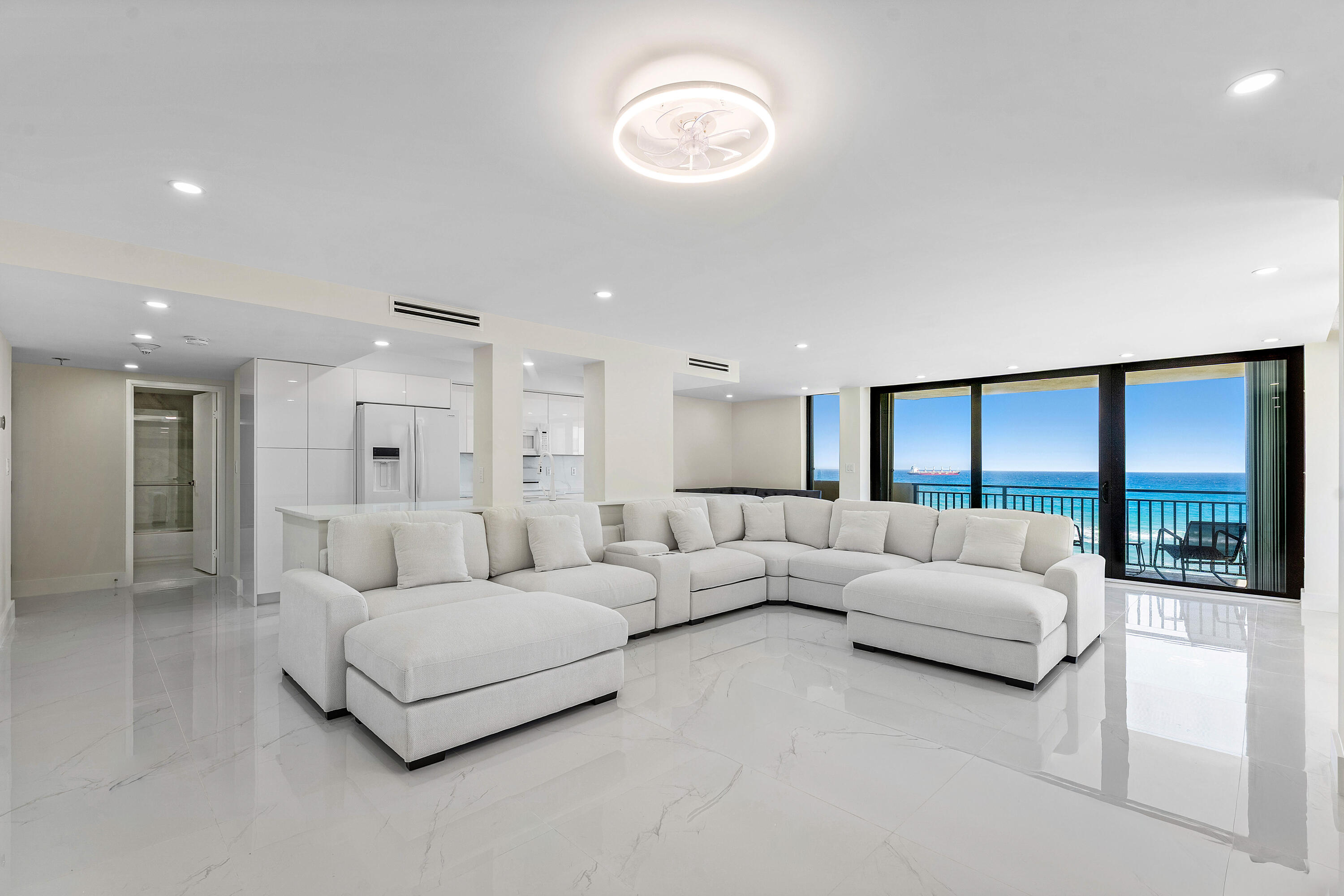 Residential Lease in Singer Island 2