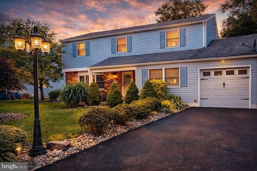 854 Phillips Rd, WARMINSTER, PA, 18974-2765 | Card Image