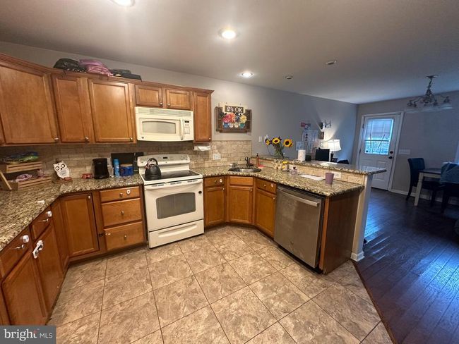 430 Broad St, Townhouse with 3 bedrooms, 3 bathrooms and null parking in SWEDESBORO NJ | Image 4