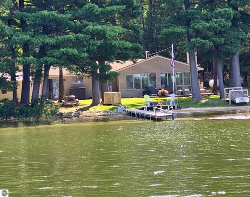 840 S Oak Dr, Lake City, MI, 49651-8040 | Card Image