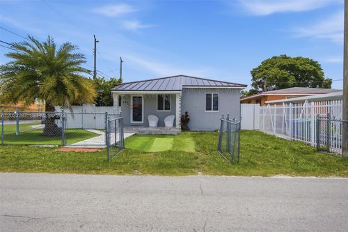 301 Sw 36th Ave, Miami, FL, 33135-2531 | Card Image