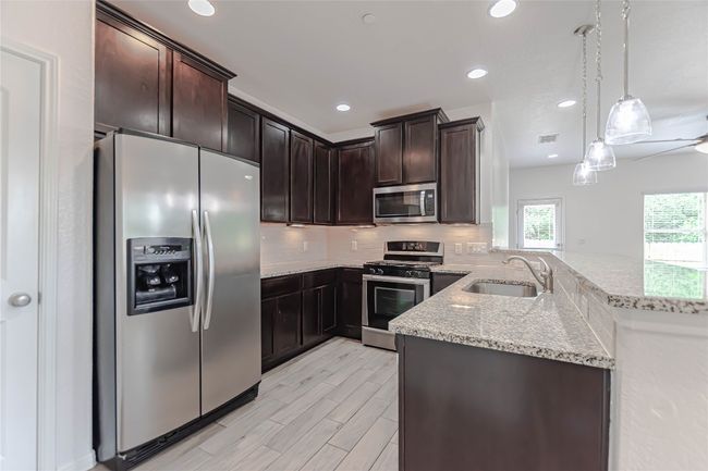 UNIT-593 - 2304 S Lakeline Blvd, Condo with 3 bedrooms, 2 bathrooms and 2 parking in Cedar Park TX | Image 11