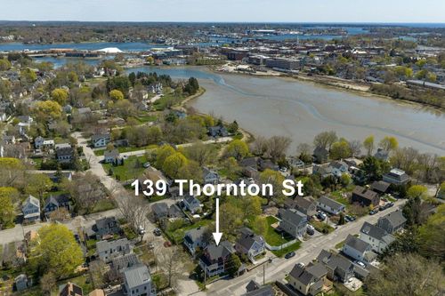 139 Thornton St, Portsmouth, NH, 03801-3638 | Card Image