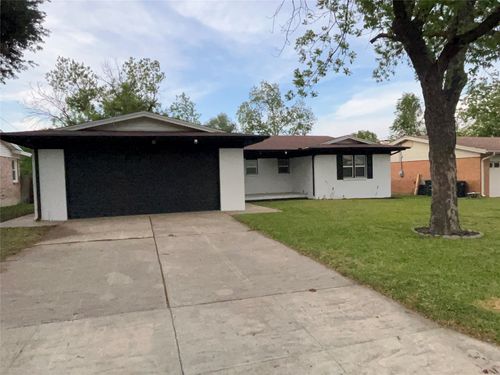 2800 Sadler Ave, Fort Worth, TX, 76133-1822 | Card Image