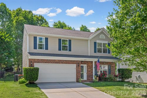 3253 Wicklow Ln, Lake Wylie, SC, 29710-6080 | Card Image