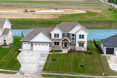 6928 Wilderness Pt, Bettendorf, IA, 52722-1426 | Card Image