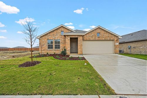9504 Drifting Sand Dr, Fort Worth, TX, 76131-1968 | Card Image