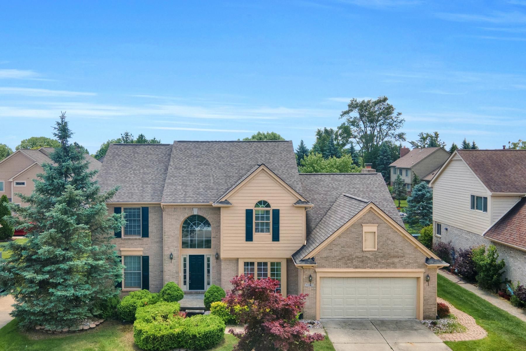 Weston Dr, Plymouth, MI 48170