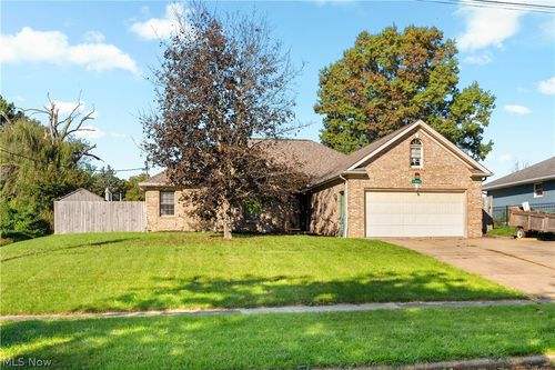 1880 Cloveridge Dr, Orrville, OH, 44667-2365 | Card Image