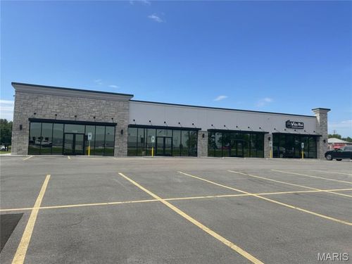 3132-3120-3132 Elm Point Industrial Dr, Saint Charles, MO, 63301-4359 | Card Image