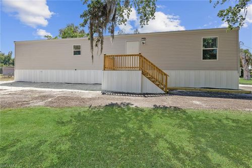 7728 Breeze Dr, NORTH FORT MYERS, FL, 33917-2419 | Card Image