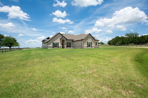 132 Valley Ct, Paradise, TX, 76073-3226 | Card Image