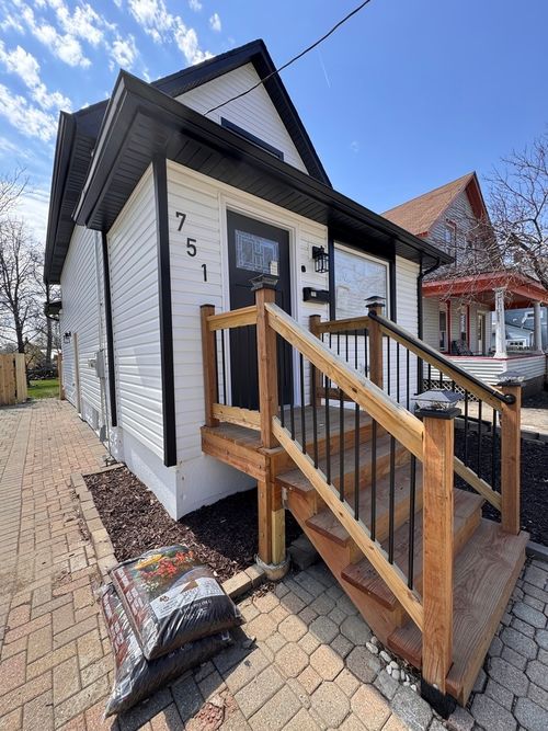 751 Kane St, Aurora, IL, 60505-3622 | Card Image