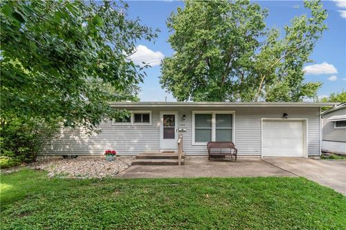 6104 Euclid Ave, Gladstone, MO, 64118-5010 | Card Image