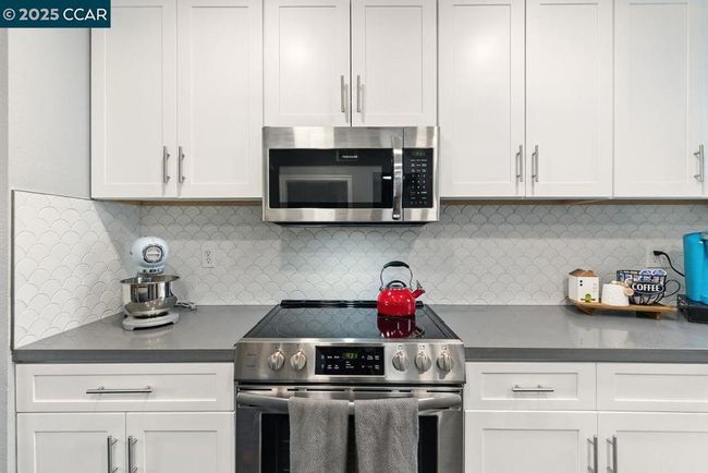 223 Via Pinada Ln, Townhouse with 3 bedrooms, 3 bathrooms and 2 parking in Martinez CA | Image 7