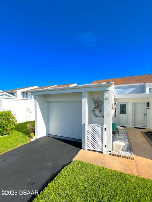 60 Chippingwood Ln, Ormond Beach, FL, 32176-7762 | Card Image