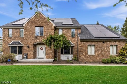 8 Danielle Dr, Wayne, NJ, 07470-2538 | Card Image