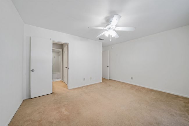 9818 Amberton Pkwy, Townhouse with 3 bedrooms, 3 bathrooms and null parking in Dallas TX | Image 6