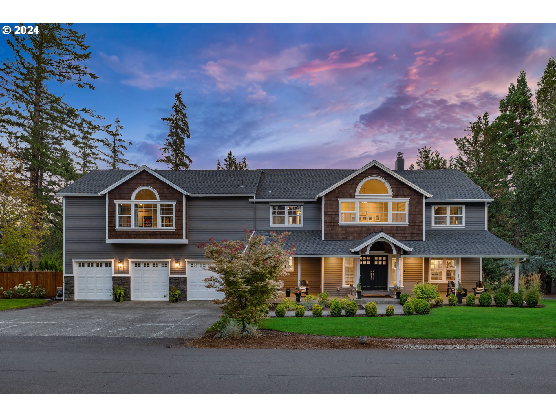 Roanoke Ln, Portland, OR 97229