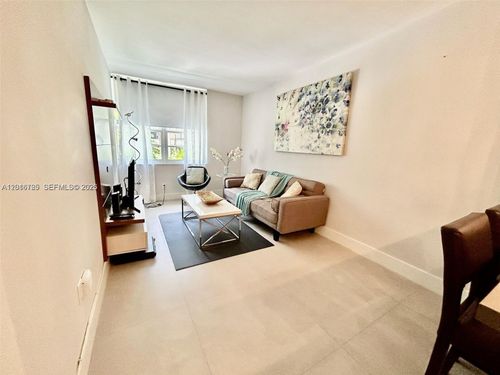 426-100 Lincoln Rd, Miami Beach, FL, 33139-2013 | Card Image