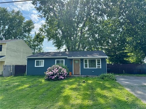 7891 Areopagitica Ave, Bridgeport, NY, 13030-9423 | Card Image