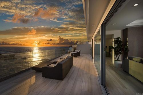 5680 Dolphin Pl, La Jolla, CA, 92037 | Card Image