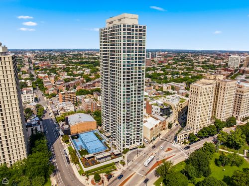 28ab-2020 N Lincoln Park West, Chicago, IL, 60614 | Card Image