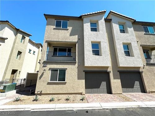 2662 Champagne Gold Ave, North Las Vegas, NV, 89086-1719 | Card Image
