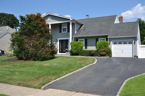 199 Ballad Cir, Holbrook, NY, 11741-3835 | Card Image