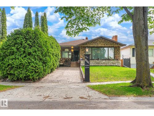 9747 67 Ave Nw, Edmonton, AB, T6E0P1 | Card Image