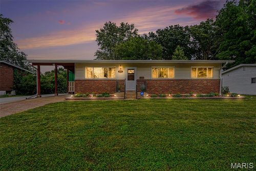 765 Kostka Ln, Florissant, MO, 63031-7227 | Card Image