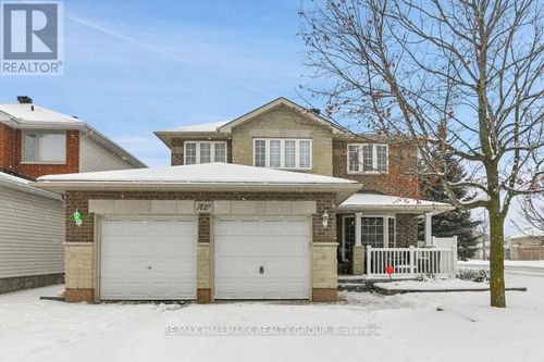 702 Mud Creek Cres, Gloucester, ON, K1V1W3 | Card Image