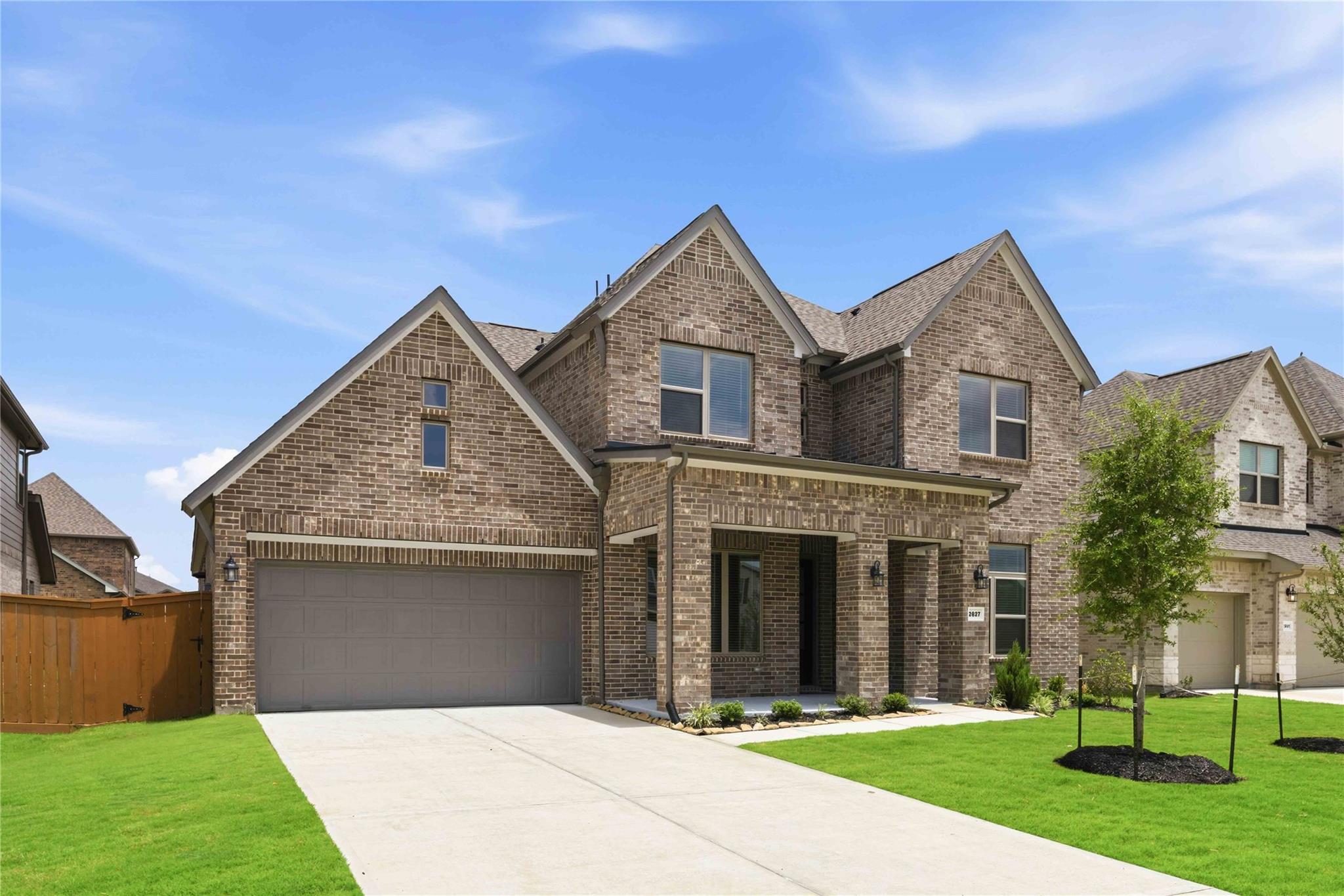 Residential in Iowa Colony 2