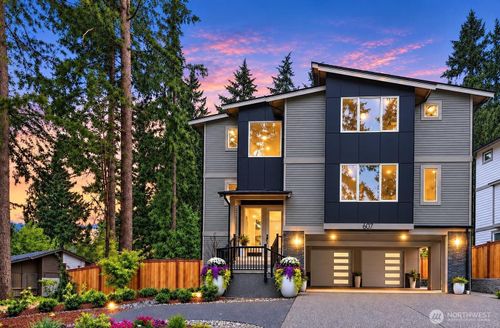 807 130th Ave Ne, Bellevue, WA, 98005-2611 | Card Image