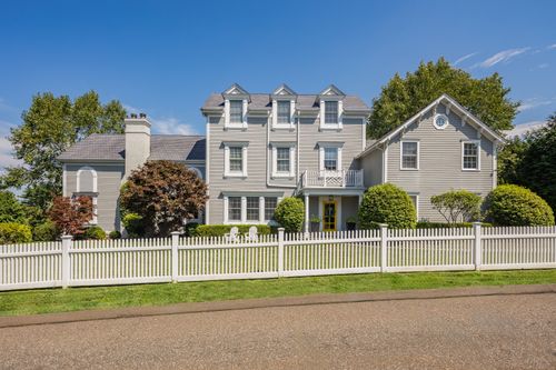 7 Grey Rock Dr, Greenwich, CT, 06831-4218 | Card Image