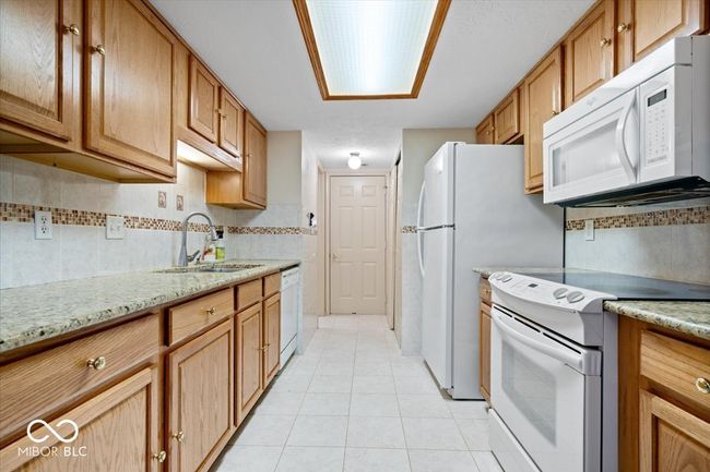 7424 Prairie Lake Dr, Condo with 1 bedrooms, 2 bathrooms and null parking in Indianapolis IN | Image 10