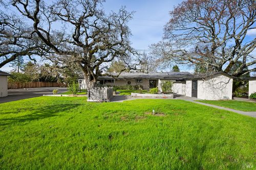 1800 Gerhard Dr, Santa Rosa, CA, 95401-3906 | Card Image