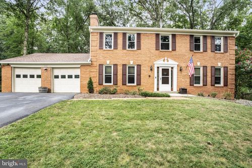 12147 Holly Knoll Cir, GREAT FALLS, VA, 22066-1228 | Card Image