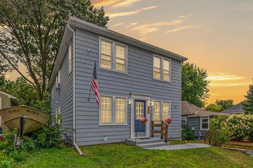 60 Grove St, Mahtomedi, MN, 55115-1630 | Card Image