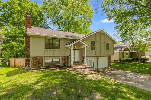 207 12th Ave N, Greenwood, MO, 64034-9745 | Card Image