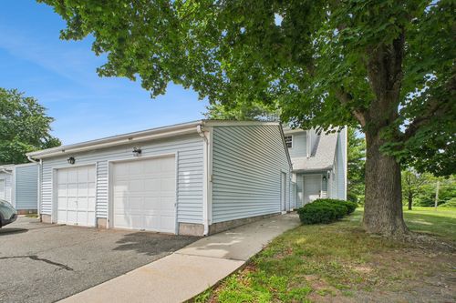 901-901 Misty Meadow Ln, South Windsor, CT, 06074-6916 | Card Image