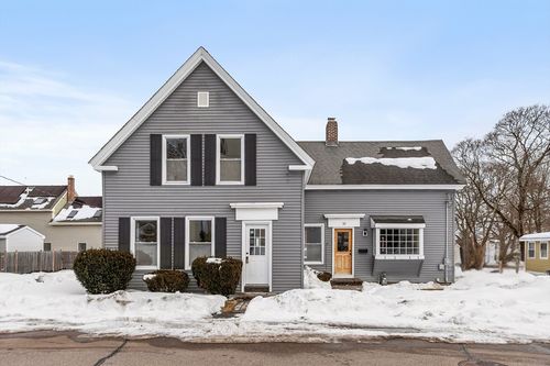 10 Barber St, Medway, MA, 02053-1302 | Card Image