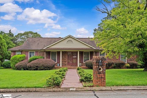 101 Lawnfield St, Mauldin, SC, 29662-2607 | Card Image