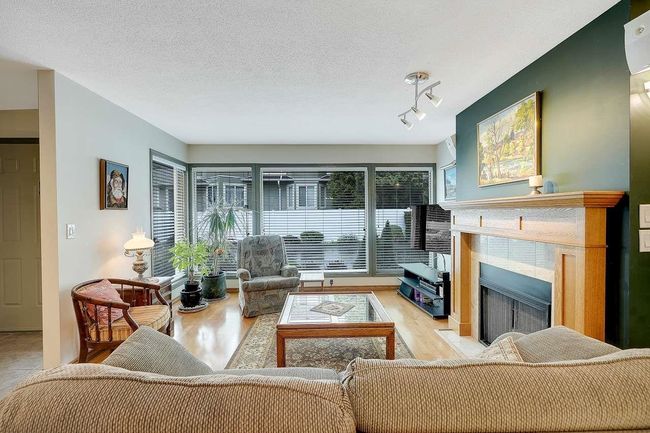 17 - 16180 86 Avenue, Townhouse with 3 bedrooms, 2 bathrooms and 2 parking in Surrey BC | Image 3