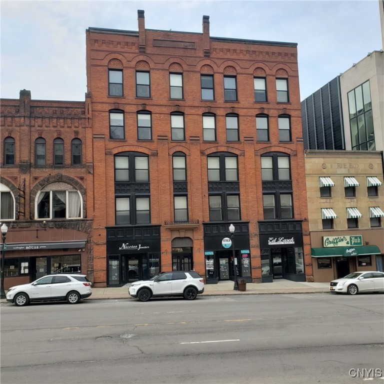Residential Lease in Utica